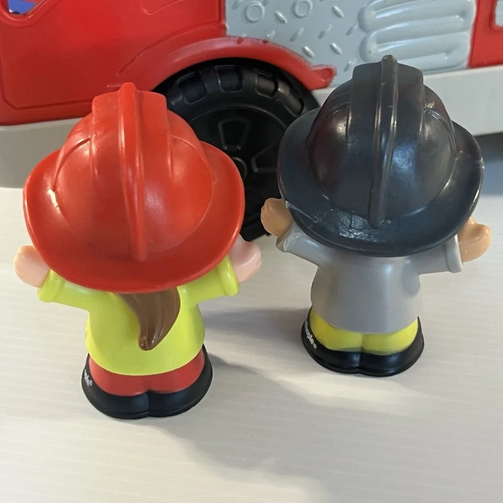 Fisher Price Little People Musical Red Fire Truck Lights & Sound 2 Firefighters